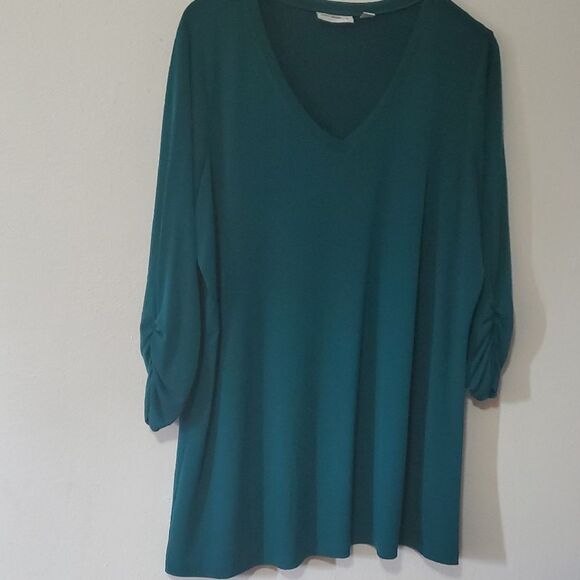 Susan Graver Green and Blue 3/4 Sleeve Relaxed Tunic - Picture 1 of 6